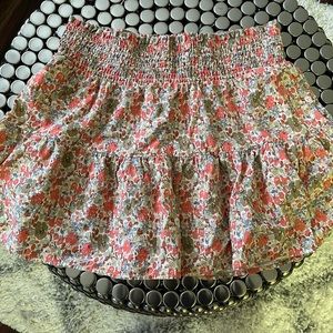 High-Rise Tiered Mini A-
Line Skirt - Universal Thread™